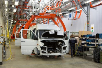 Mercedes-Benz остановил выпуск микроавтобусов на ГАЗе в Нижнем Новгороде из-за нехватки комплектующих