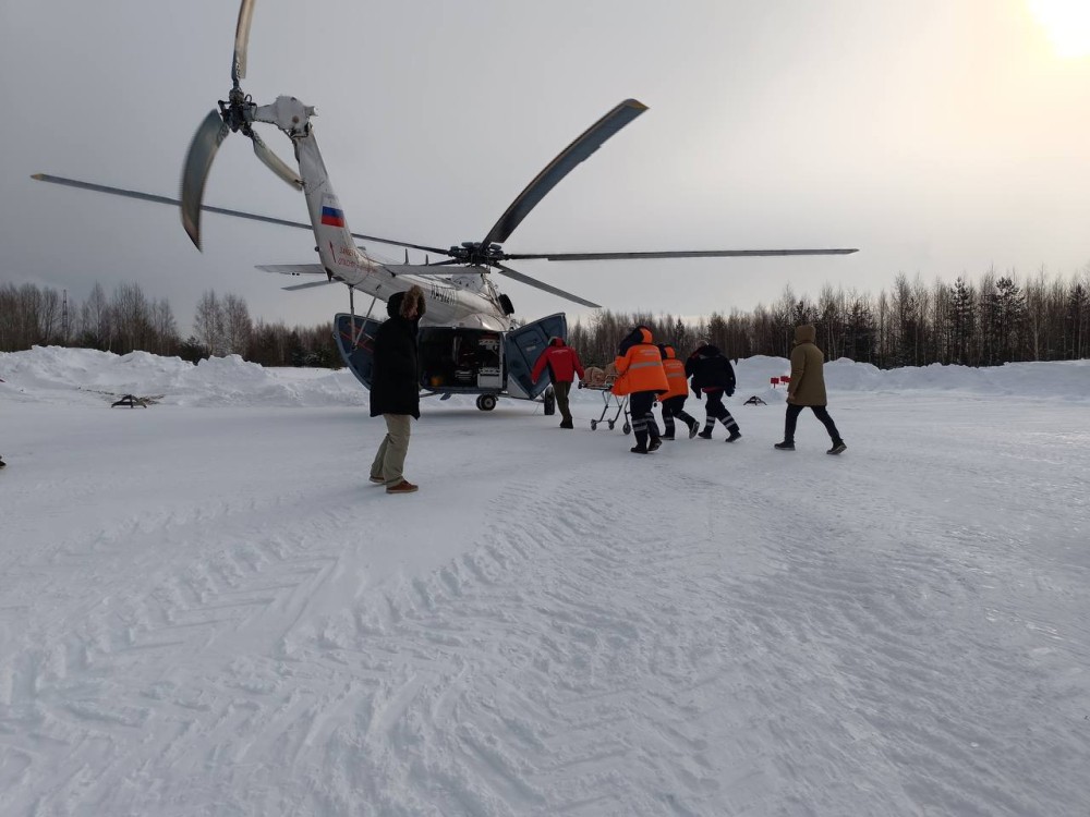 Выжившего у горы Гроб туриста санавиация доставила в Пермь