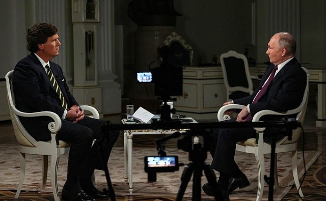 Владимир Путин обсудил СВО с американским журналистом Такером Карлсоном