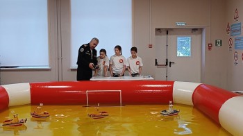 Нижегородские школьники приняли участие в игре "С чего начинается судостроение?"