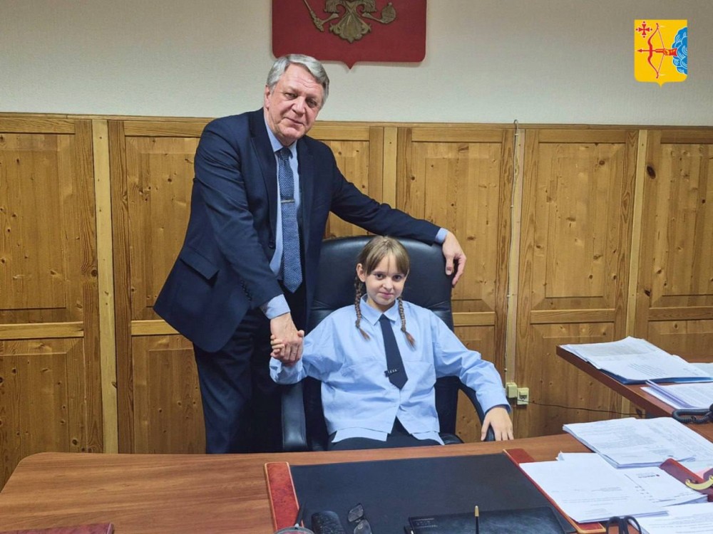 Ученица на один день возглавила администрацию района Кировской области