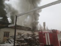 Шестьдесят человек приняли участие в тушении пожара на ул. Костина в Нижнем Новгороде