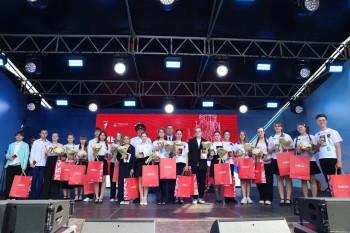 20 нижегородским школьникам в День России вручили паспорта