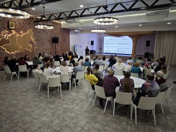 100 социальных участковых прошли обучение по коммуникациям