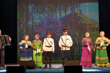 Первый в сезоне концерт для старшего поколения состоялся на сцене чебоксарского ДК "Салют"