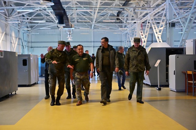 Рабочая группа по вопросам СВО передала в Мулино мобильные тренажеры для подготовки бойцов