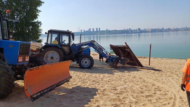 Старое оборудование демонтировали на Левобережном пляже в Чебоксарах