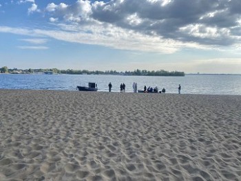 Прицепленный к лодке труп мужчины обнаружили в реке Волге в Саратове