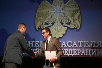 Юрий Шалабаев наградил нижегородских спасателей