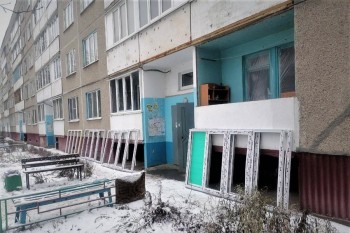 Последствия атаки БпЛА устраняют в Ленинском районе Чебоксар