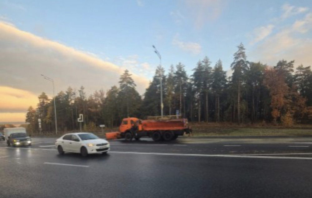 Обработку дорог начали в Ульяновске после массового ДТП из-за гололёда