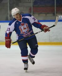 Хоккейный матч между нижегородскими политиками и ветеранами хоккея завершился со счетом 11:11
