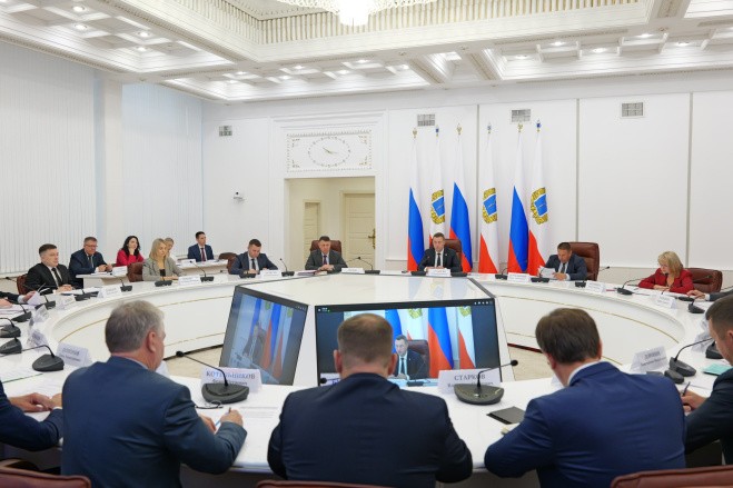 Саратовских чиновников обучат мышлению Холмса и Сократа