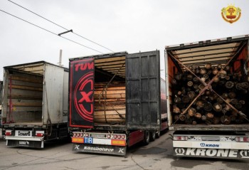 Пять фур с гумпомощью отправили из Чувашии в зону СВО