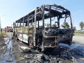 Пассажирский автобус сгорел в Башкирии
