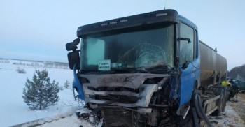 Водитель Lexus погиб при столкновении с молоковозом в Нижегородской области