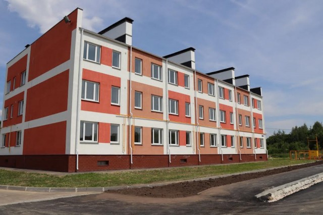 Министр соцполитики Нижегородской области и глава Богородского городского округа вручили ключи от новых квартир 16 детям-сиротам Министр соцполитики Нижегородской области и глава Богородского городского округа вручили ключи от новых квартир 16 детям-сиротам