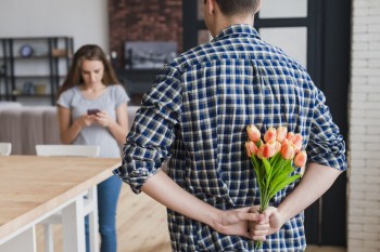 Как выбрать подарок к 8 Марта с помощью нейросетей – Билайн