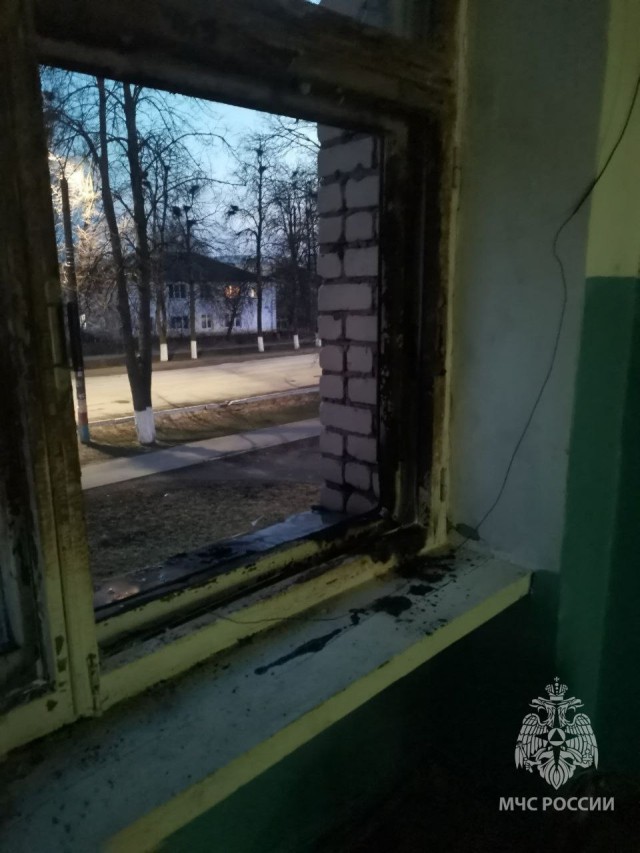 Восемь окон выбило хлопком газа в офисе в Перевозе Нижегородской области Восемь окон выбило хлопком газа в офисе в Перевозе Нижегородской области