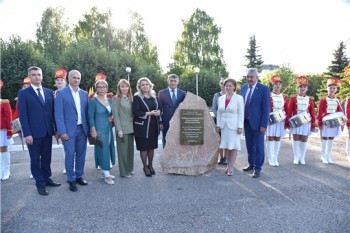 Мемориал Трудовому подвигу строителей Сурского и Казанского оборонительных рубежей и тружеников тыла заложили в Чебоксарах