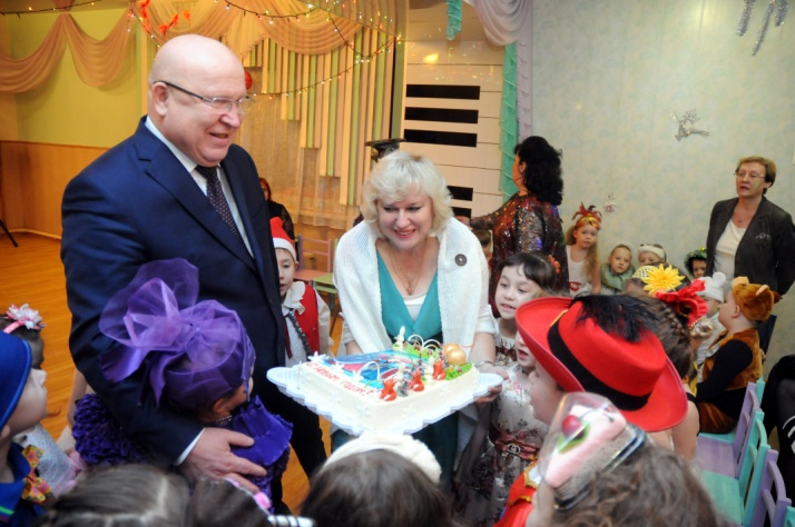 Валерий Шанцев поздравил воспитанников детсада &quot;Данко&quot; в Нижнем Новгороде с Новым годом