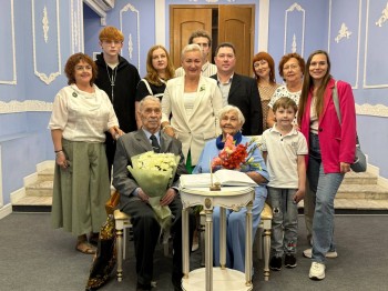 В Нижнем Новгороде состоялось торжественное чествование супругов, отмечающих 75-летие совместной жизни В Нижнем Новгороде состоялось торжественное чествование супругов, отмечающих 75-летие совместной жизни