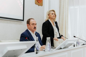 Алла Салаева отметила полную загрузку Чебоксарского ПО им. В. И. Чапаева Алла Салаева отметила полную загрузку Чебоксарского ПО им. В. И. Чапаева