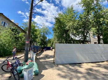 Жители 3 подъезда пострадавшего от взрыва дома на Светлоярской начали забирать вещи