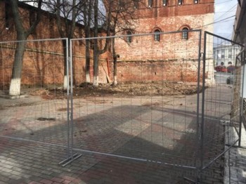 Сувенирные лавки появятся на месте снесенного аварийного кафе у стен Нижегородского кремля 