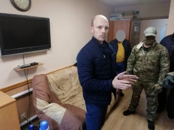 Экс-начальник исправительного центра при нижегородской ИК-9 Максим Караваев осуждён за взяточничество (ВИДЕО)