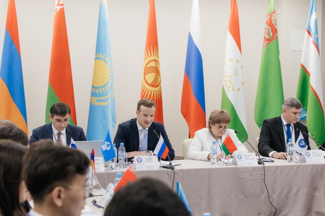 Представители восьми стран приняли участие в обсуждении вопросов стандартизации и метрологии в Нижнем Новгороде Представители восьми стран приняли участие в обсуждении вопросов стандартизации и метрологии в Нижнем Новгороде