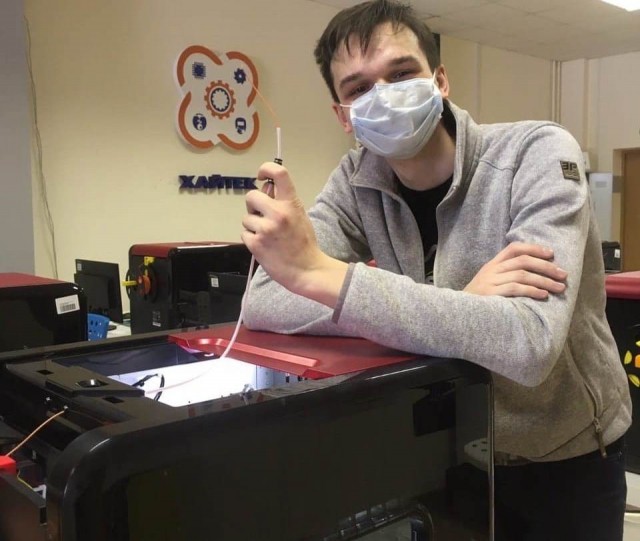 Детали для защитных медицинских щитков печатают на 3D-принтерах в детском технопарке "Кванториум" Нижний Новгород"