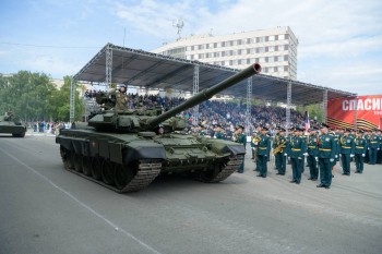 Т-34 и несколько десятков боевых машин приняли участие в параде в Оренбурге Т-34 и несколько десятков боевых машин приняли участие в параде в Оренбурге