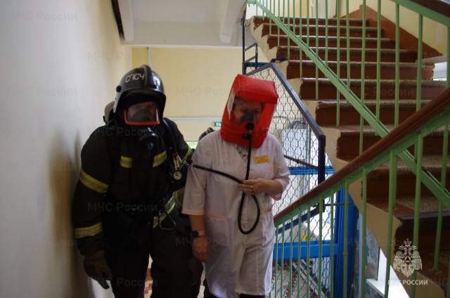 Пожарные учения прошли в чувашской психиатрической больнице