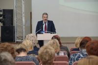 Леонид Черкесов провел совещание с руководителями школ и учреждений допобразования по подготовке к 70-летию Победы в ВОВ