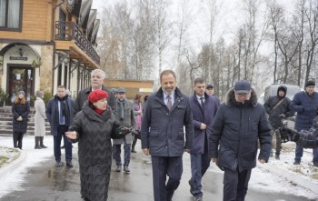 Полпред Игорь Комаров проинспектировал работу кировских соцобъектов