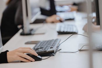 Минцифры упростило компенсацию НДФЛ для ИТ-компаний