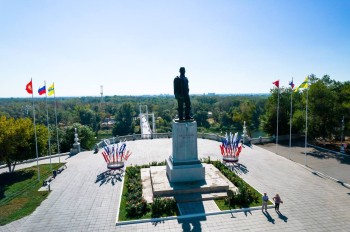 Евгений Солнцев поздравил Оренбург с 282-летием Евгений Солнцев поздравил Оренбург с 282-летием