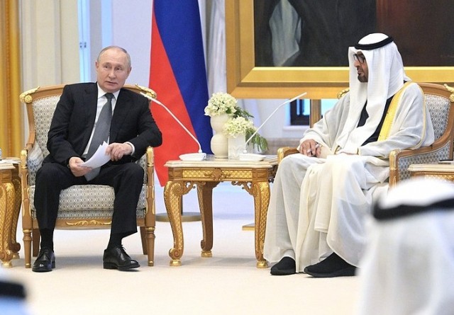 Владимир Путин пригласил президента ОАЭ на саммит БРИКС в Казань