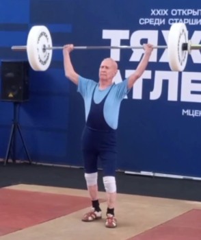 93-летний Николай Исаков из Ульяновска стал чемпионом России по пауэрлифтингу