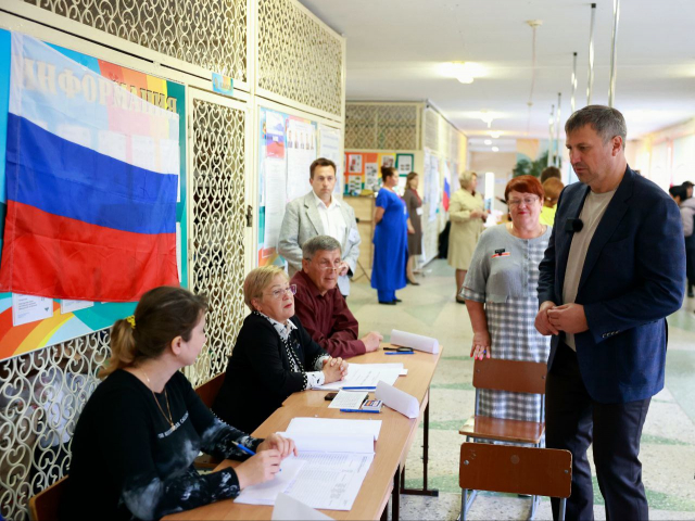 Глава Дзержинска Иван Носков оценил работу избирательных участков в городском округе