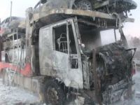 Седельный тягач, в котором находились семь автомобилей, горел в Нижегородской области
