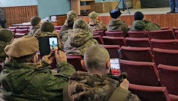 Нижегородские агитбригады поздравили бойцов с Днем защитника Отечества