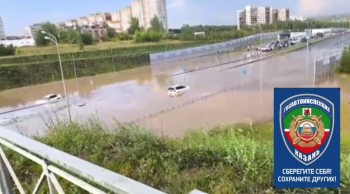 Вознесенский тракт на въезде в Казань затоплен в оба направления