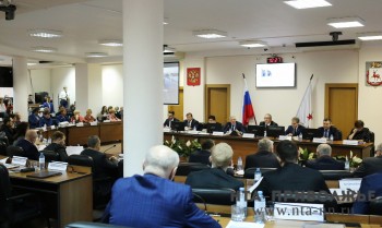 Дмитрий Барыкин выразил сожаление, что глава города не стал докладчиком по отчету о нацпроектах