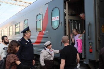 Почти 40 детей полицейских из новых регионов прибыли на отдых в нижегородские лагеря Почти 40 детей полицейских из новых регионов прибыли на отдых в нижегородские лагеря