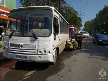 Колесо автобуса загорелось во время движения в Кирове