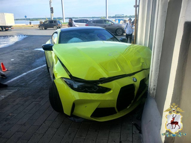 Водитель влетевшей в дом Нижнего Новгорода BMW отказался от освидетельствования