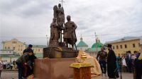 Памятник святым Петру и Февронии Муромским открыли во Всероссийский день семьи, любви и верности в Чебоксарах