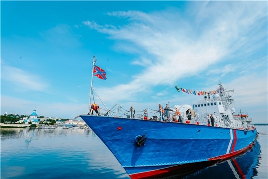 Корабль "Чебоксары" встретили в столице Чувашии по традициям ВМФ Корабль "Чебоксары" встретили в столице Чувашии по традициям ВМФ